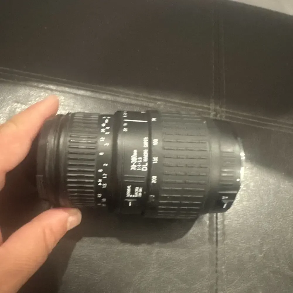 “Sigma 70-300mm f/4-5.6 DL Macro Super Telephoto Zoom Lens Clean Glass Untested”